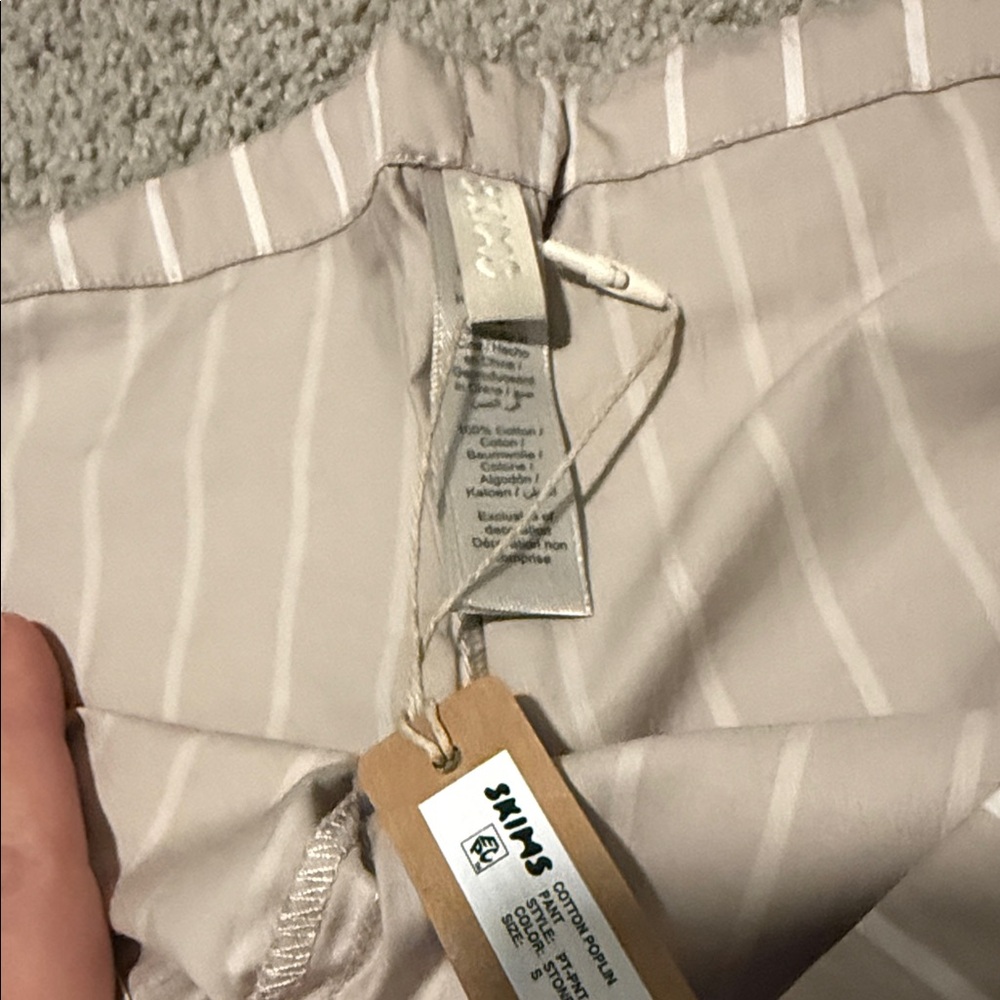 SKIMS COTTON POPLIN SLEEP PANTS IN STONE STRIPE - Picture 4 of 4